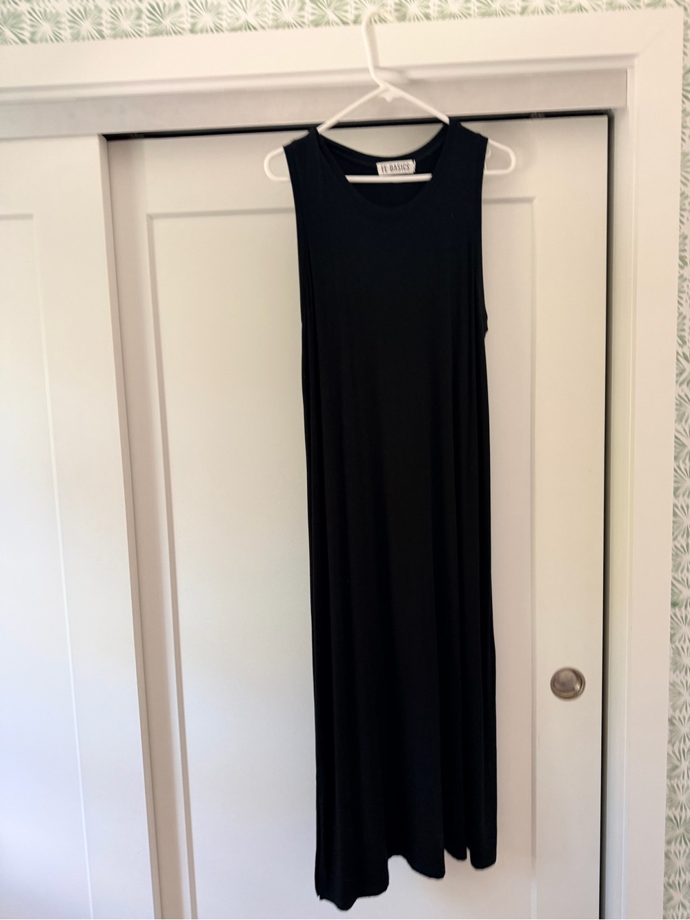 Fighting eel basics Black Sleeveless Maxi Dress - size large